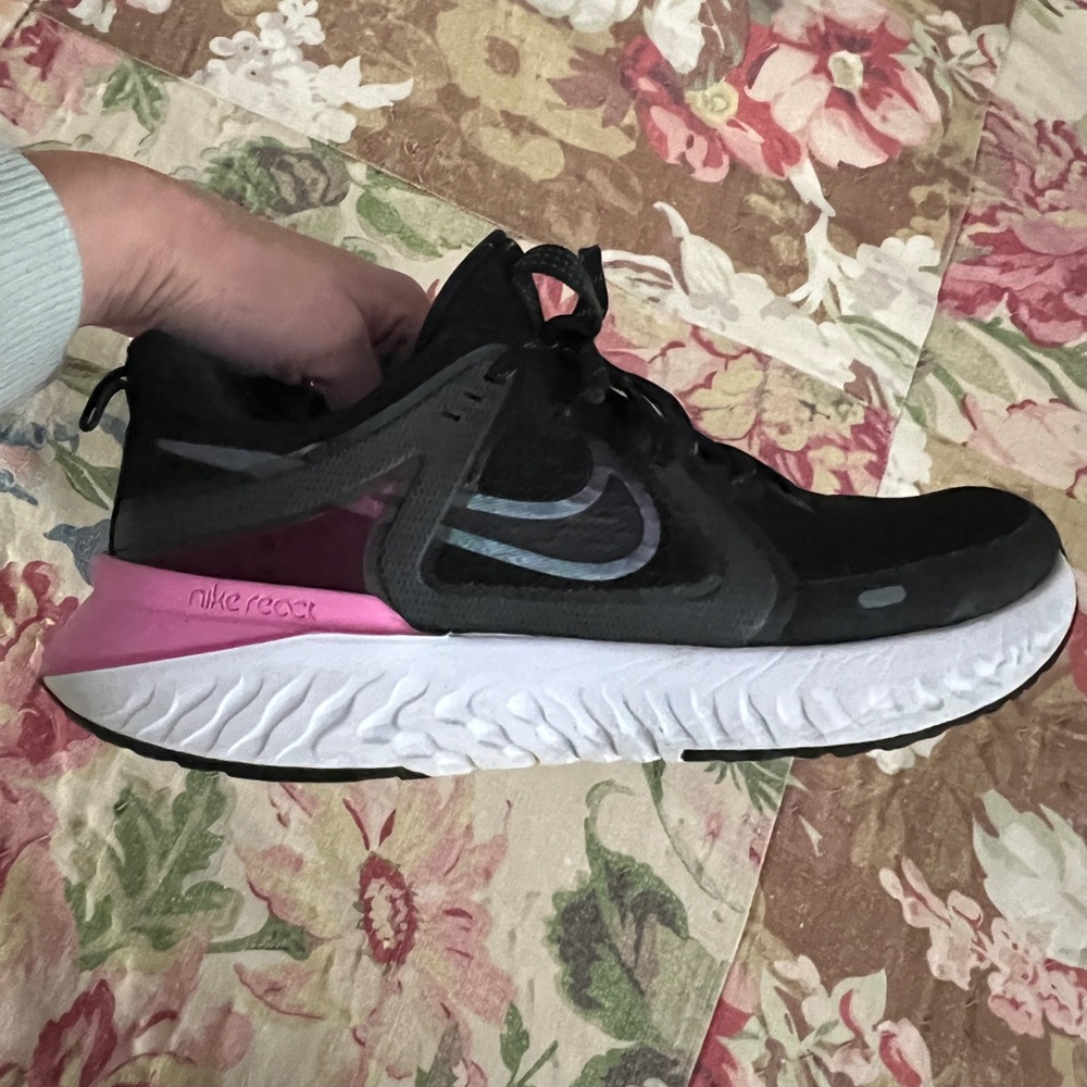 Nike react size 8 like new